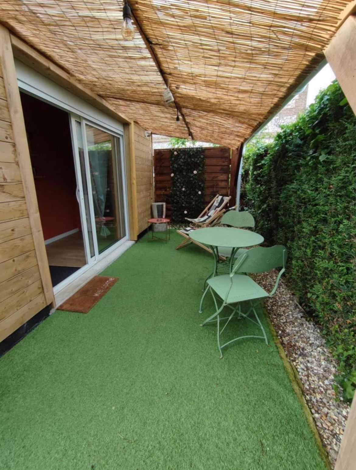 Le Cocoon D'Emy Bed & Breakfast Louvetot Exterior photo