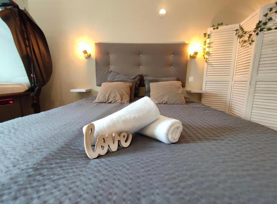 Le Cocoon D'Emy Bed & Breakfast Louvetot Exterior photo